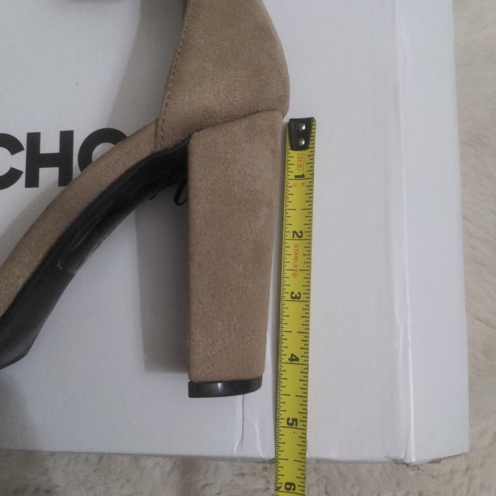 OCHOs Sinatra Taupe Faux Suede Pointed Toe Block Heel Size 8 NIB - Picture 2 of 4